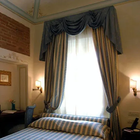 Relais Dell'orologio 4*