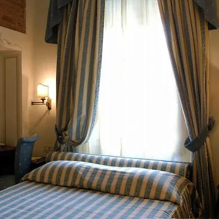 Relais Dell'orologio Hotel 4*