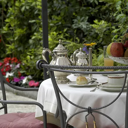 Relais Dell'orologio Hotel 4*